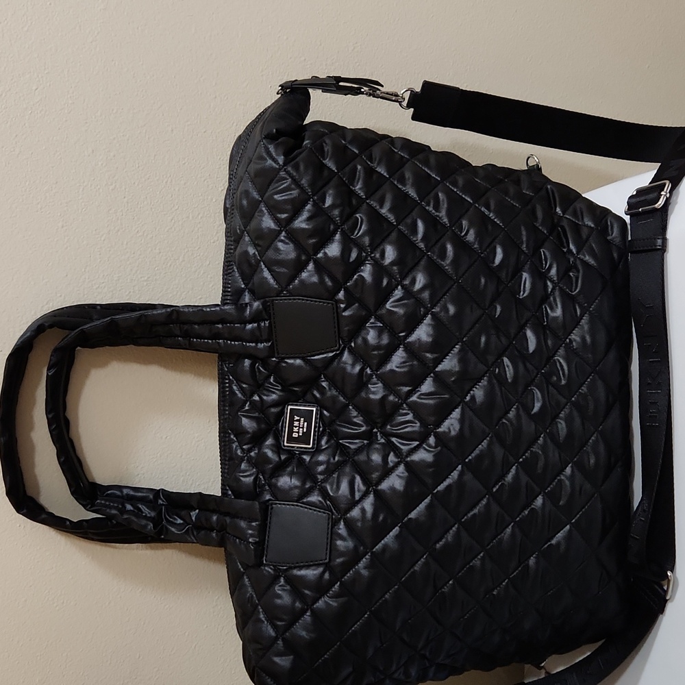 DKNY Large Black Weekender Tote Quilted Removable Strap Zipper Maya